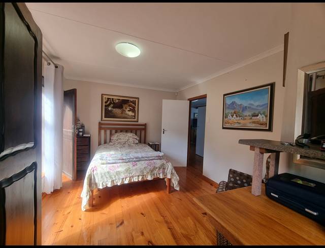 4 BEDROOM FREESTANDING FOR SALE IN DANA BAY